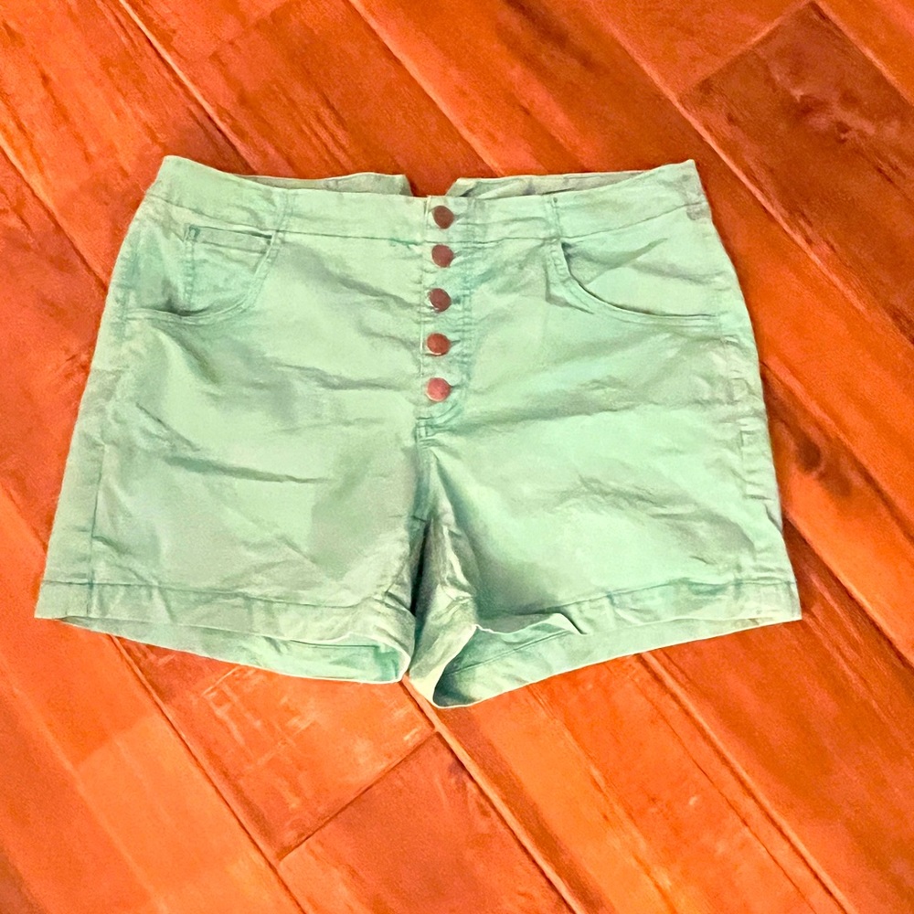 Cabi button fly shorts